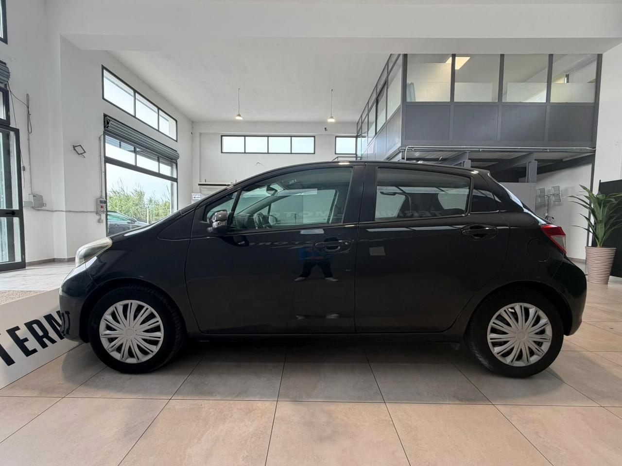 Toyota Yaris 1.0 5 porte Lounge