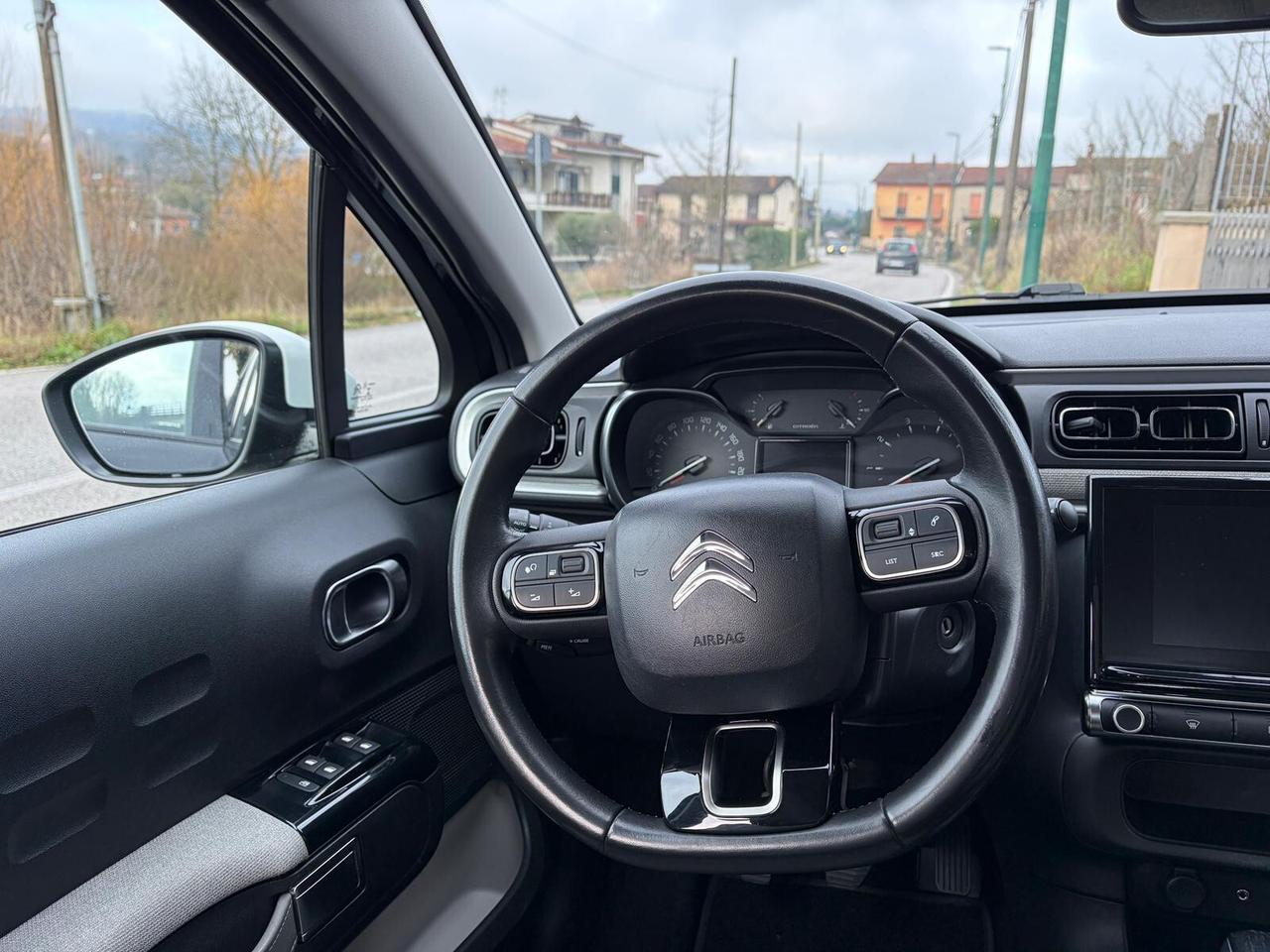 Citroen C3 1.2 PureTech 82cv Shine