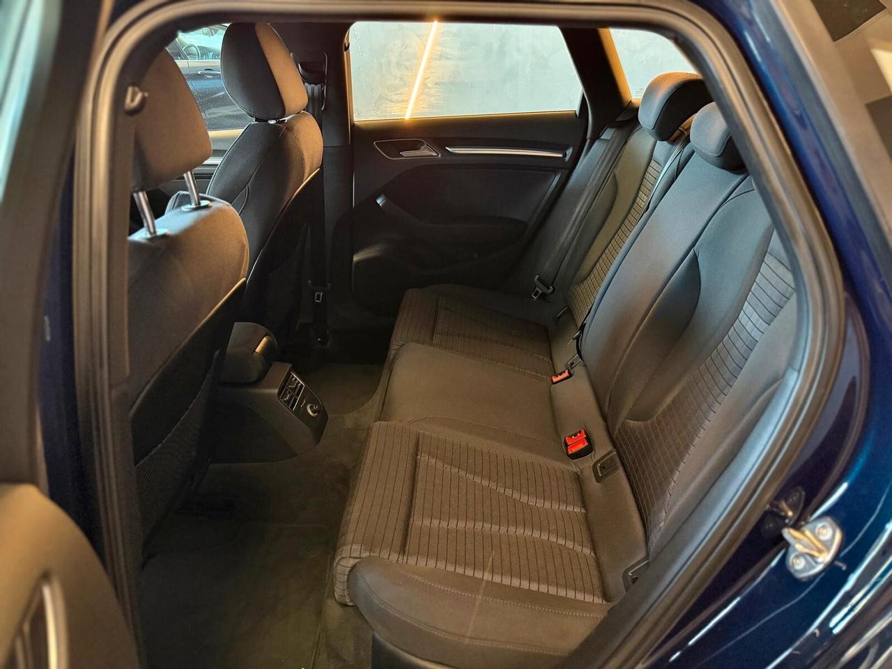 Audi A3 SPB 1.6 TDI 116 CV S tronic S-LINE