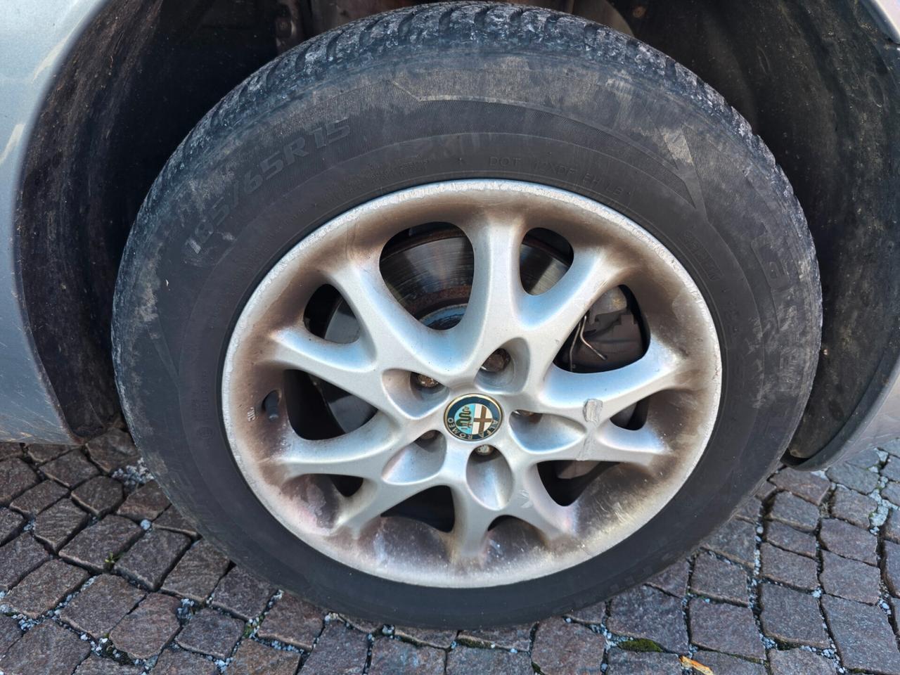 Alfa Romeo 147 1.9 JTD (115 CV) cat 3p. Distinctive