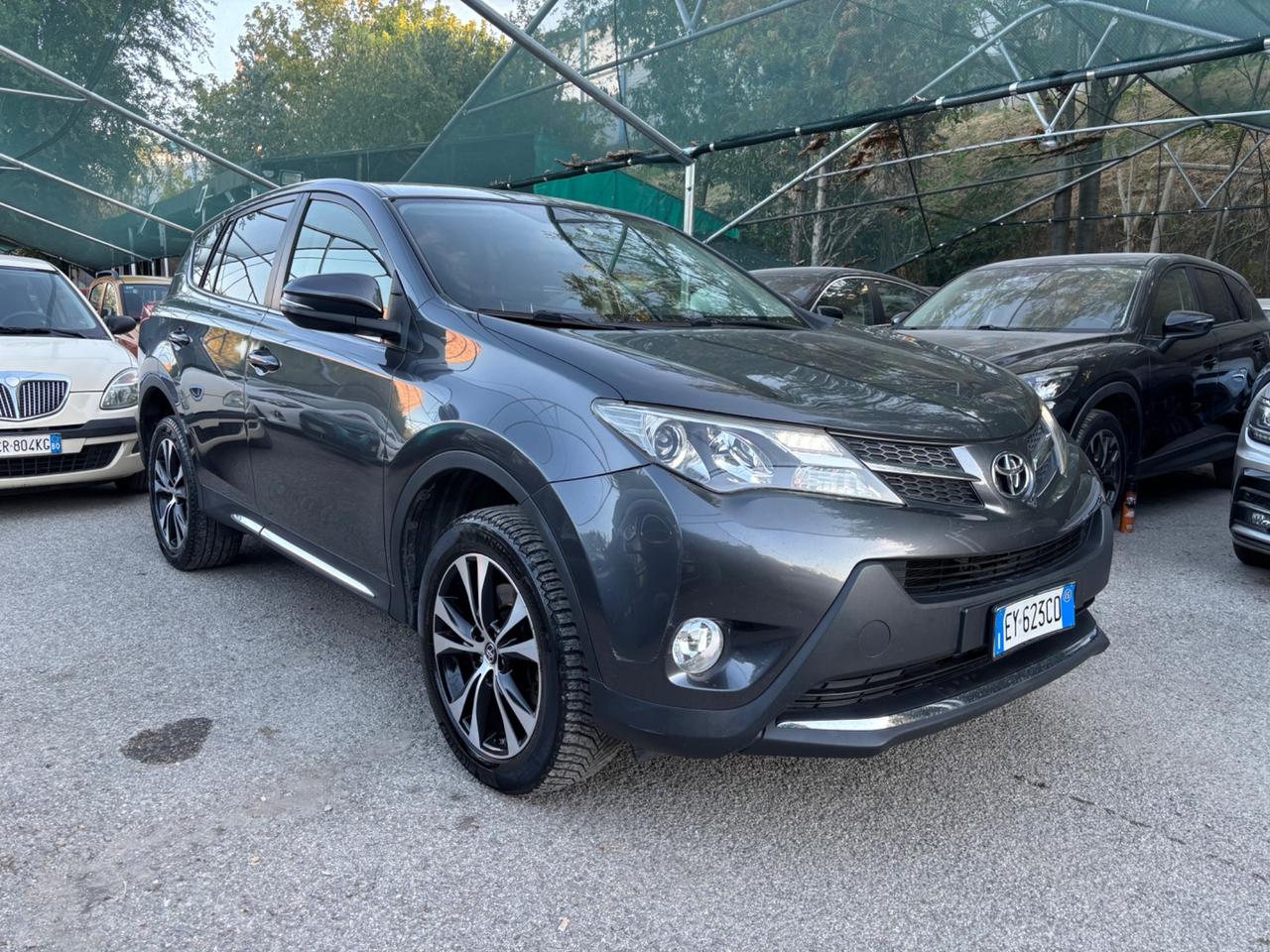 Toyota RAV 4 - 2.0 D-4D Style White Ed.