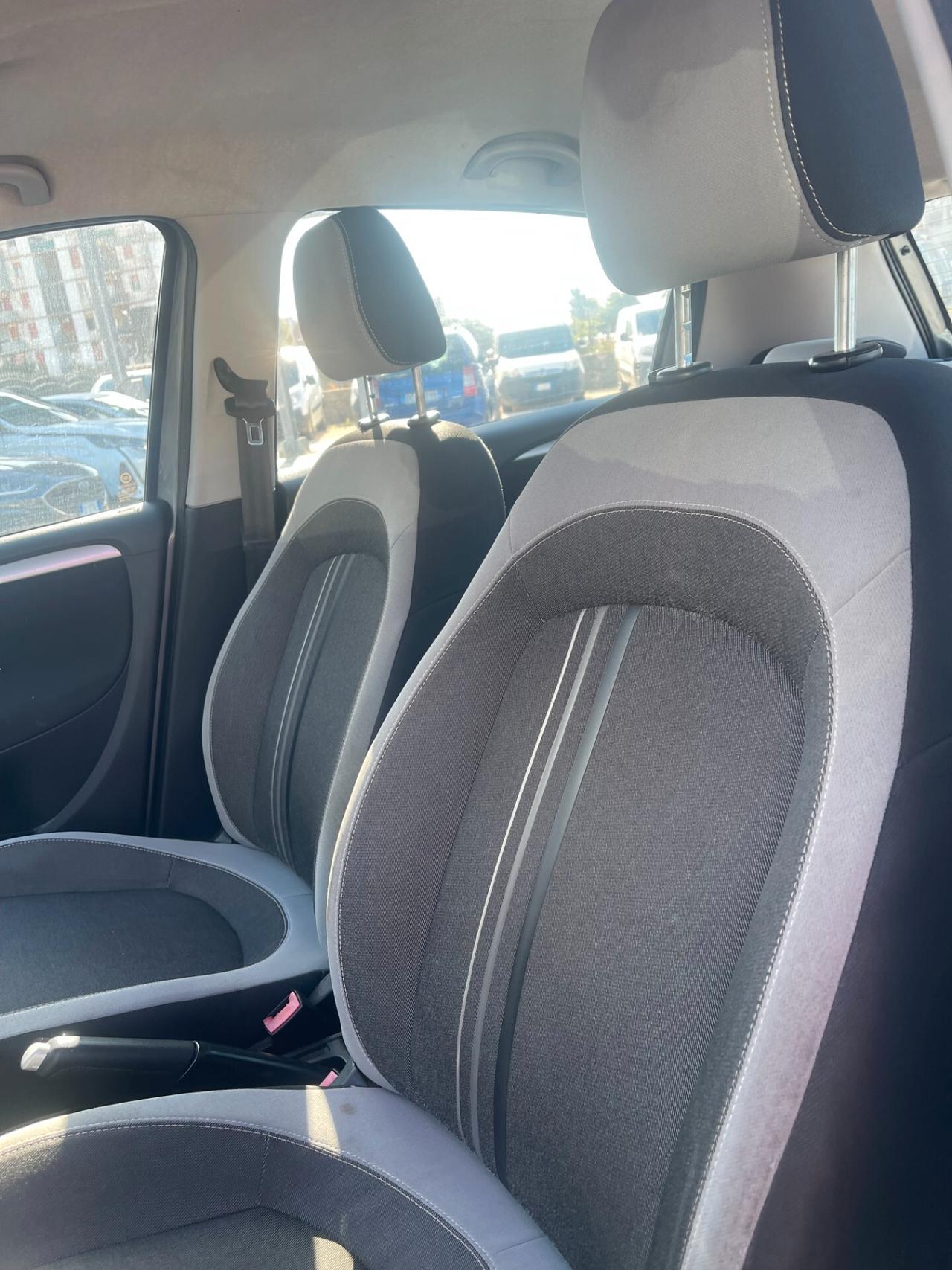 Fiat Punto 1.3 MJT II 75 CV 5 porte Virgin Radio