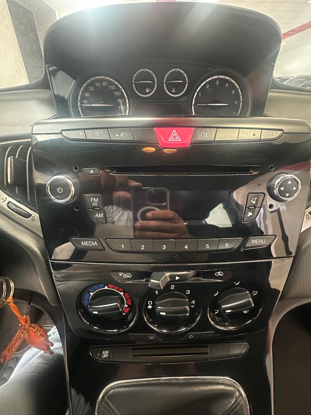 Lancia Ypsilon 1.2 69 CV 5 porte Platinum