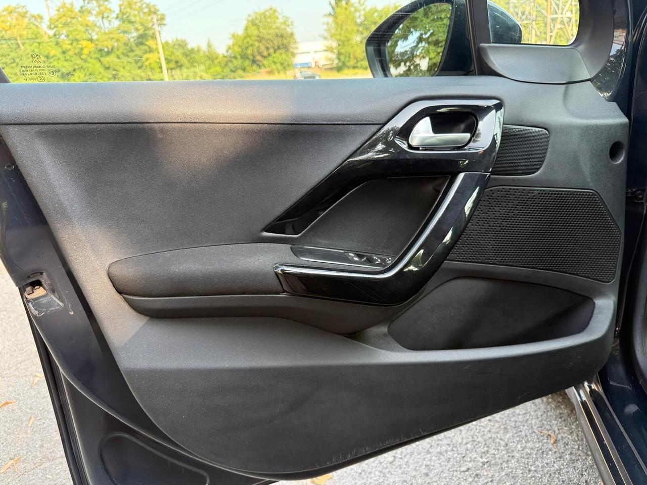 Peugeot 208 PureTech 82 5 porte Allure NEO PATENTATI