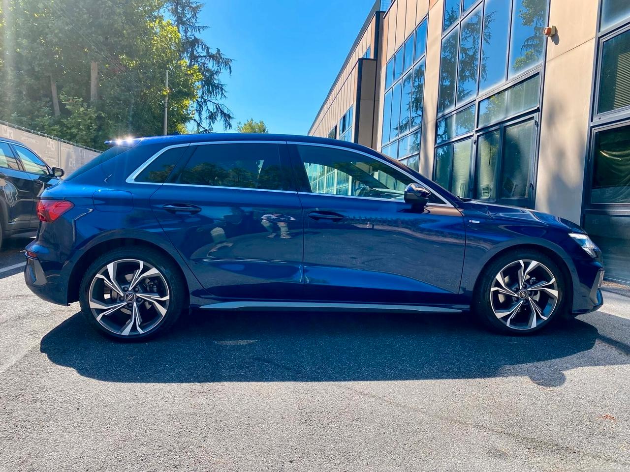 Audi A3 Sportback 35 2.0 tdi S line -MATRIX -LED -18"- GARANZIA