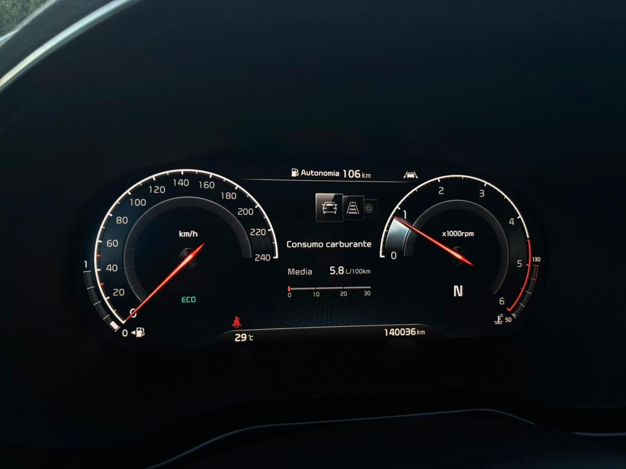 KIA XCEED 1.6 IBRIDA-DIESEL SI A NEOPATENTATI