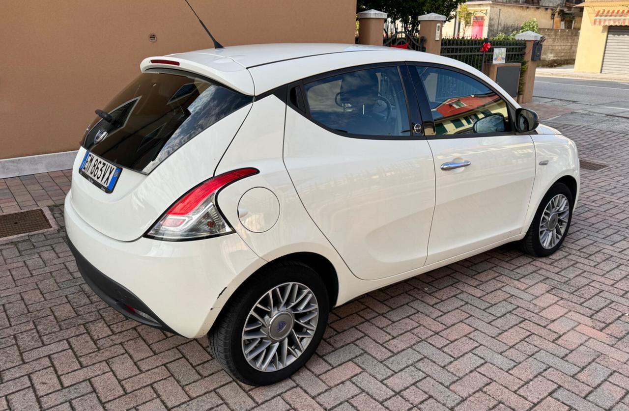 Lancia Ypsilon 1.2 GPL Ok Neopatentati