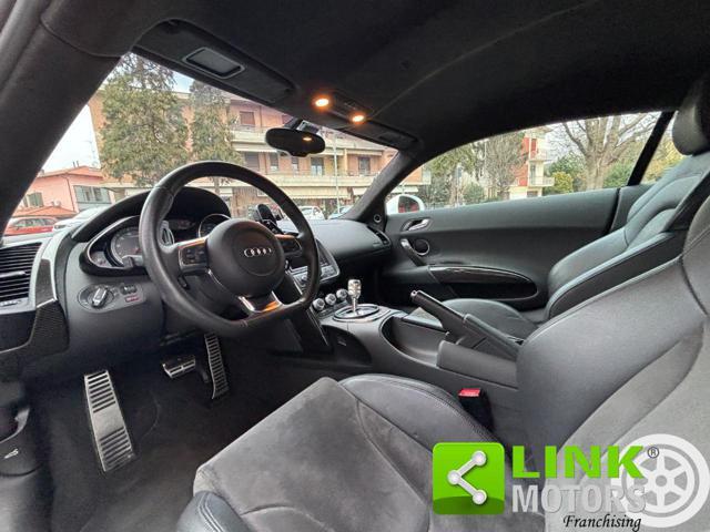 AUDI R8 4.2 V8 FSI quattro R tronic