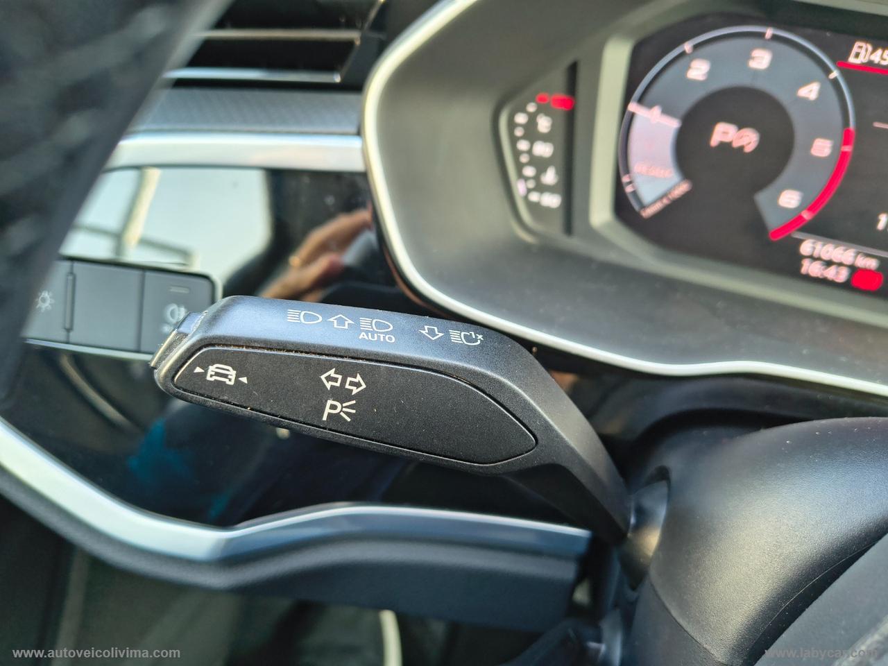 AUDI Q3 35 TDI S tronic Business