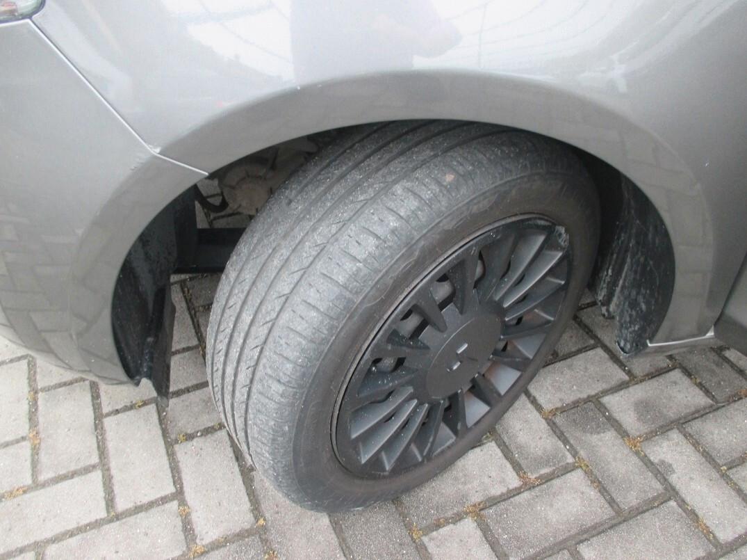 Lancia Ypsilon 1.0 FireFly Hybrid Ecochic Per Neopatentati