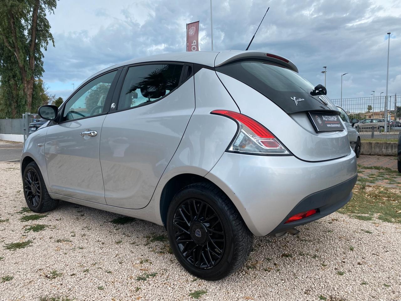 LANCIA - Ypsilon - 1.2 69 CV 5 porte GPL - UNIPRO. - NEOPATENTATI - FINANZIABILE