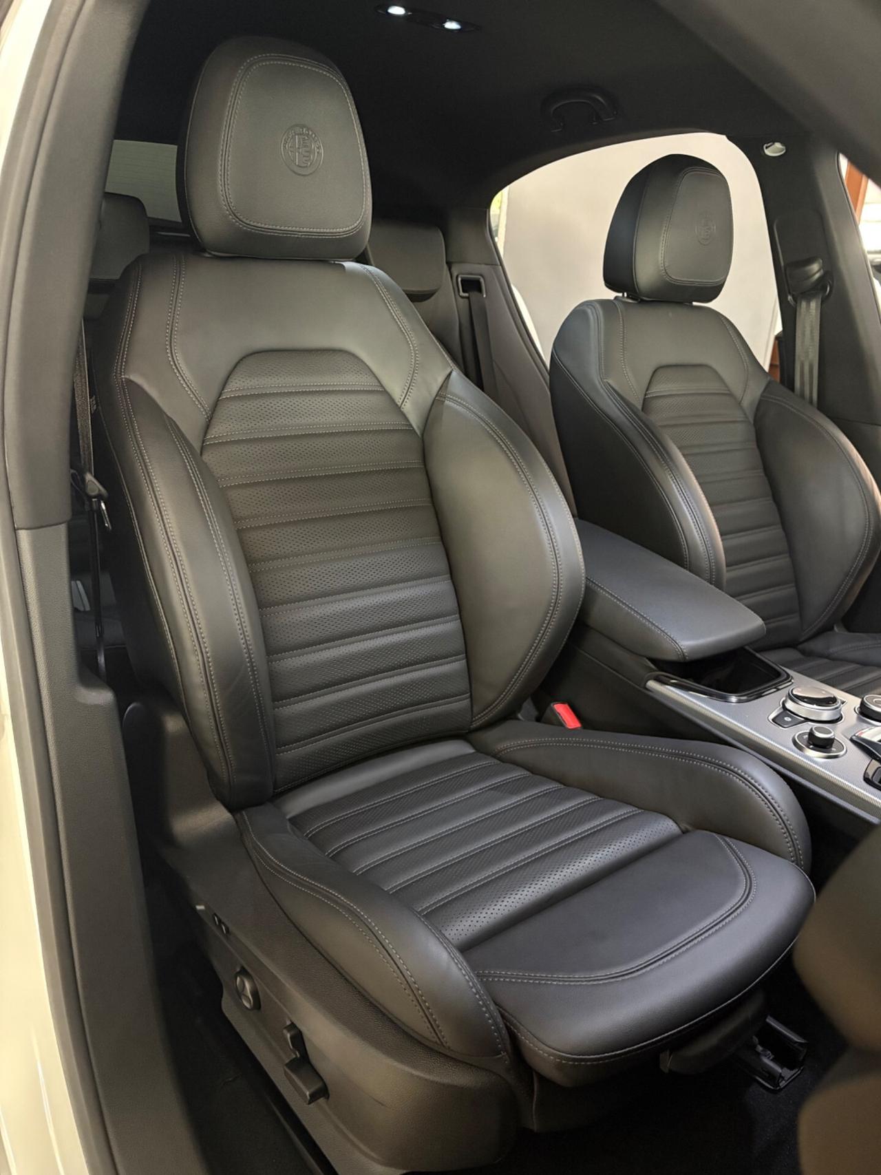 Alfa Romeo Stelvio 2.2 Q4 210 CV AT8 Veloce