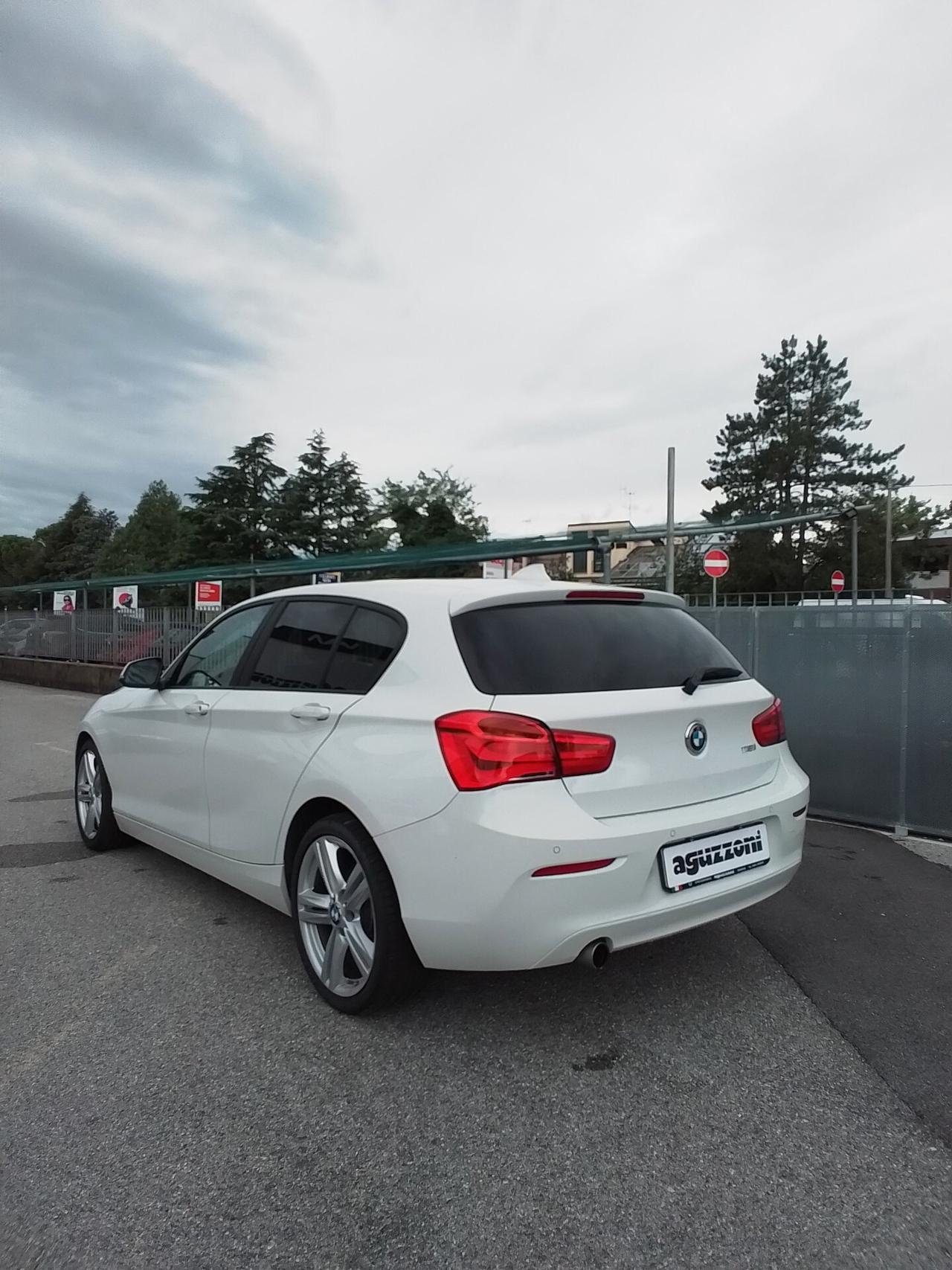 Bmw 118i 5p. Advantage