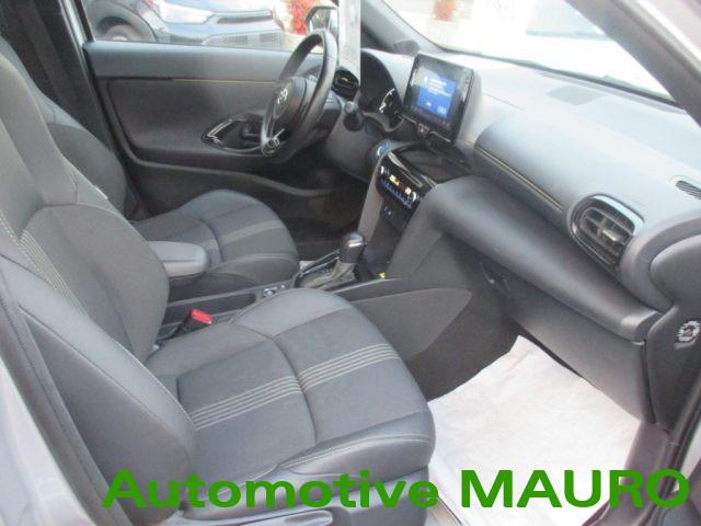 TOYOTA Yaris Cross 1.5 Hybrid 5p. E-CVT AWD-i Adventure