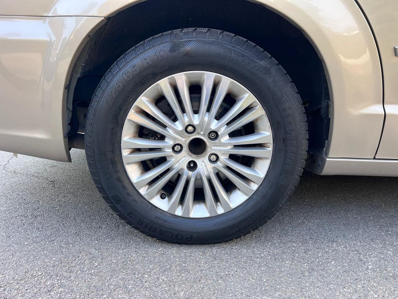 Lancia Voyager 2.8 D Platinum #9528