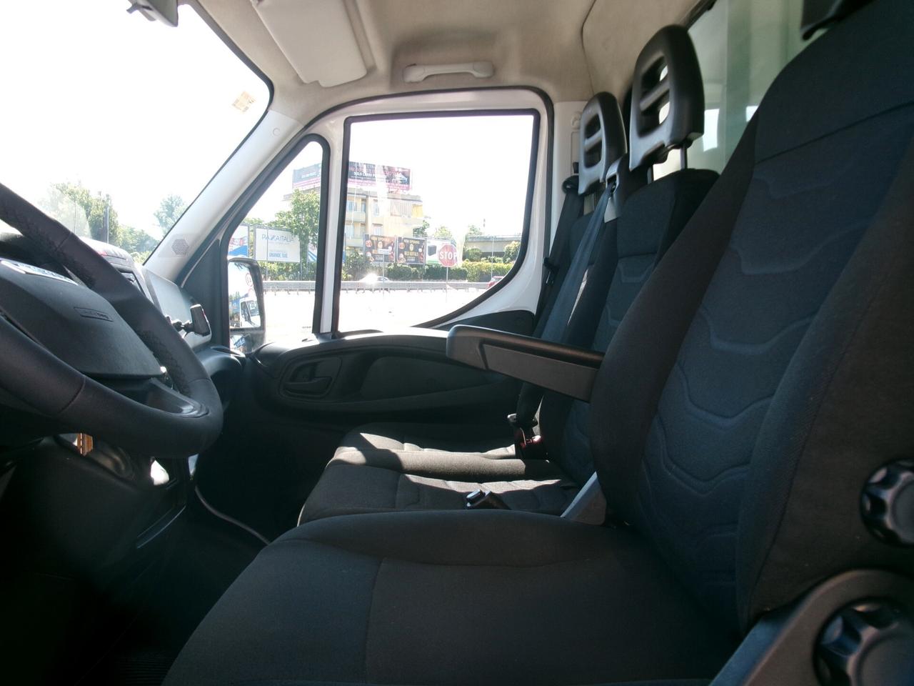 Iveco Daily 35C14 2.3 140CV E6 FRIGO+PEDANA CARICATRICE 10Q ATP FRCX -20° 09/2027 5 PEDANE 188000 KM