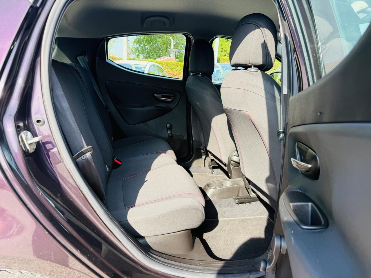 Lancia Ypsilon 0.9 TwinAir 85 CV 5 porte Metano Ecochic Elefantino