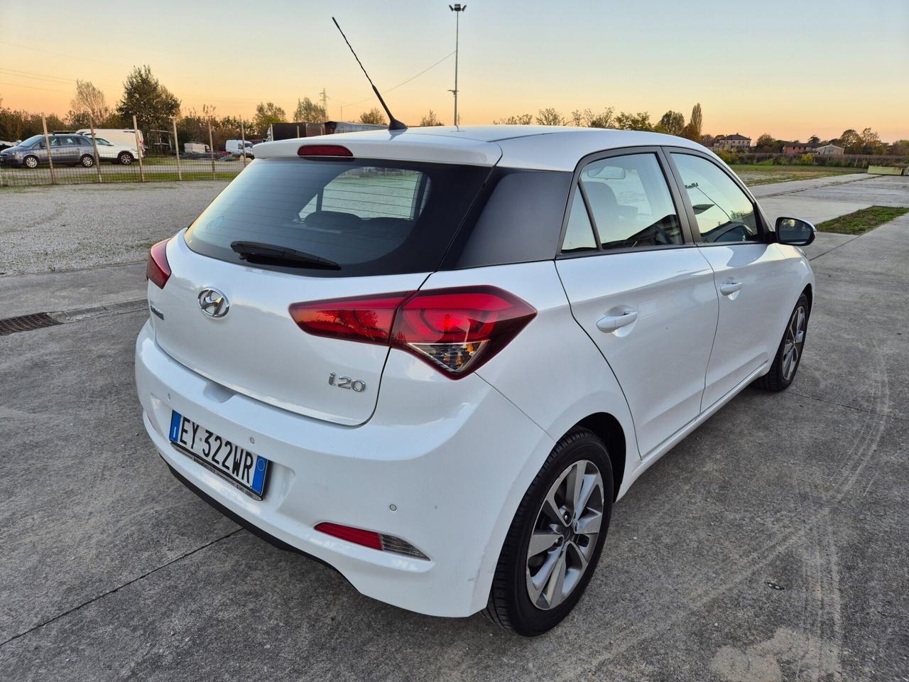 Hyundai i20 1.1 CRDi 12V 5 porte neopatentati