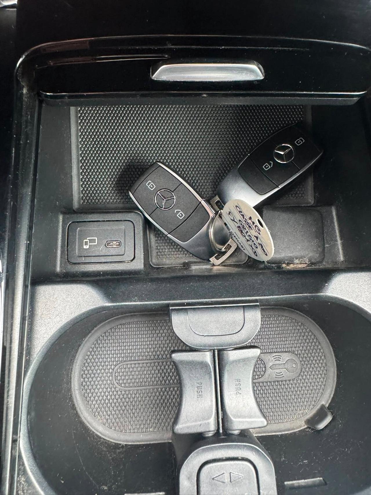 MERCEDES A200d PREMIUM AMG NIGHT EDITION