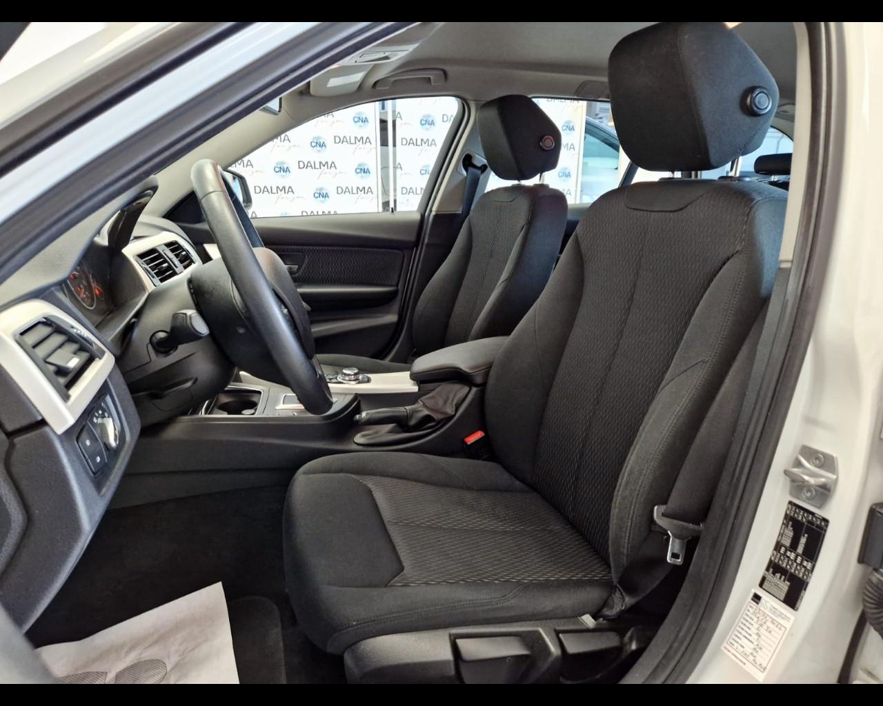 BMW Serie 3 F/30-31-34-80 - 318d Touring auto