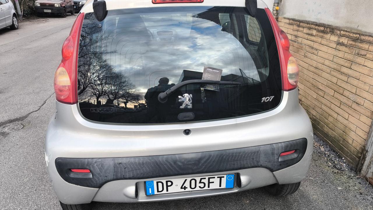 Peugeot 107 1.0 68CV 5p. Plaisir