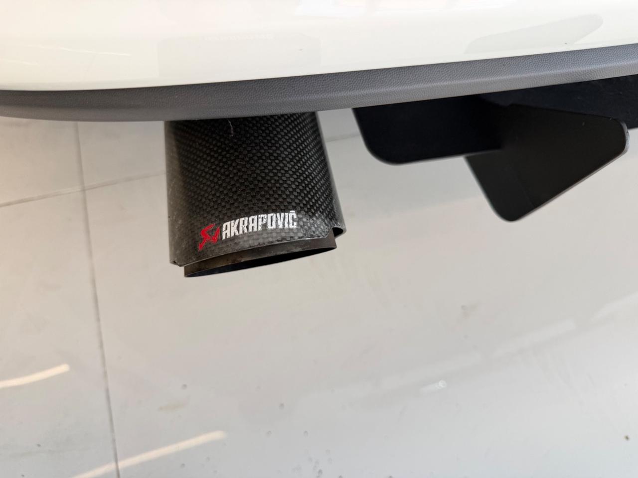 Volkswagen Golf 7 1.6 TDI 5p 90CV Kit GTI