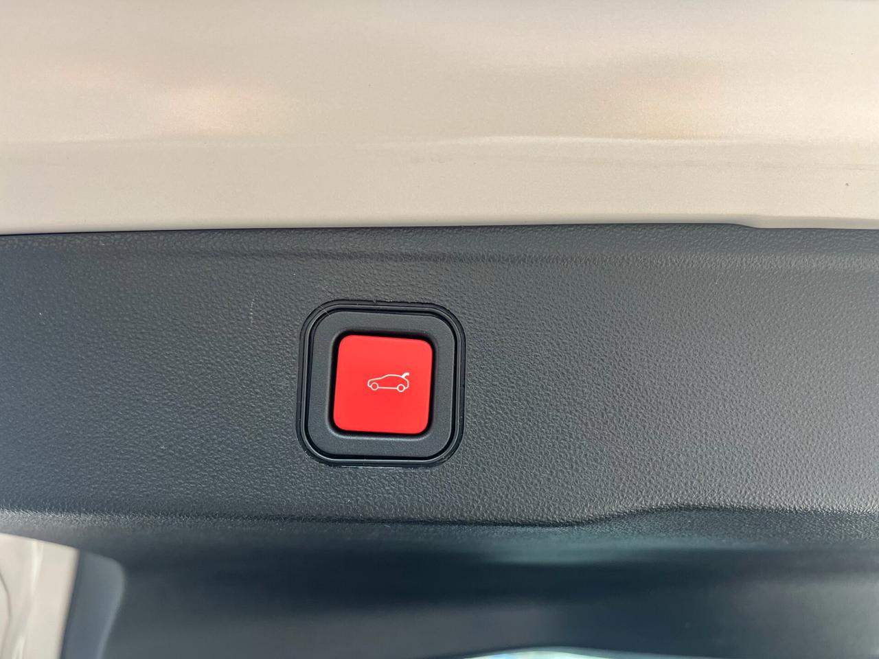 JEEP AVENGER 1.2 100CV ALTITUDE - UNICO PROPRIETARIO - NESSUN VINCOLO FINANZIARIO - IVA ESPOSTA AL 100% INCLUSA NEL PREZZO