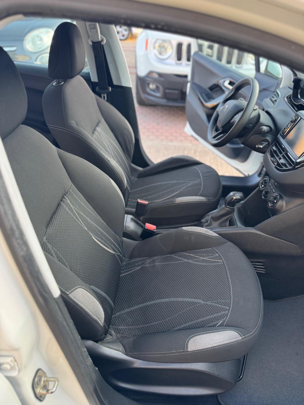 Peugeot 208 PureTech 82 5 porte Allure