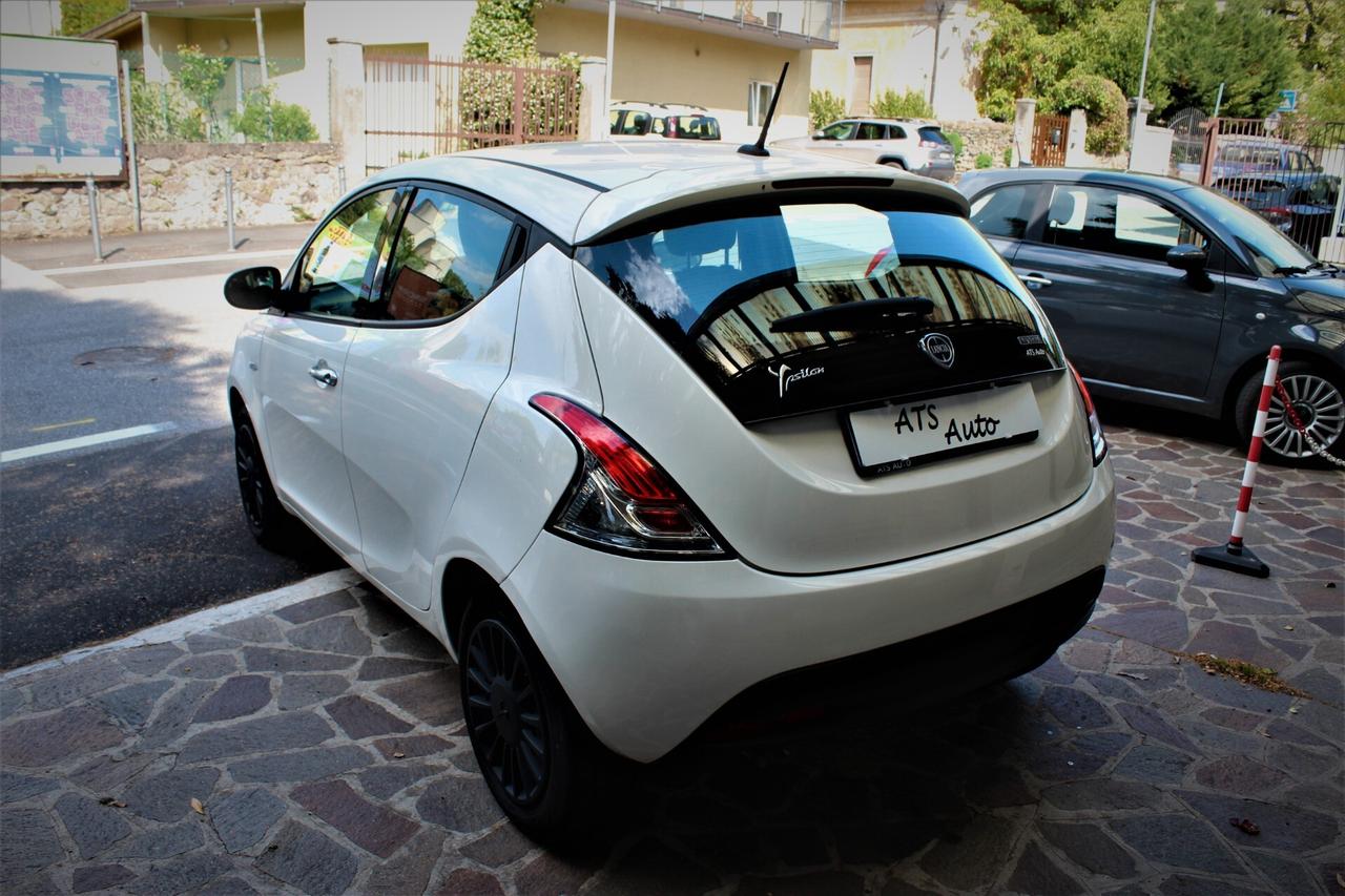 Lancia Ypsilon 1.0 FireFly 5 porte S&S Hybrid UnYca 22000 km