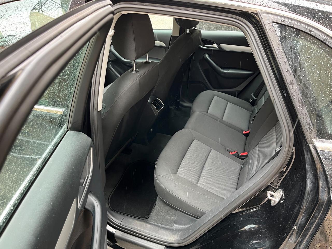 Audi Q3 2.0 TDI 120 CV Business