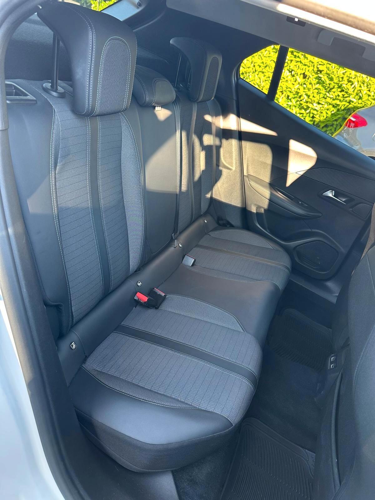 Peugeot 2008 BlueHDi 1.5HDI 130CV ALLURE -AUTOMATICA-SCHERMO COCKPIT 2022