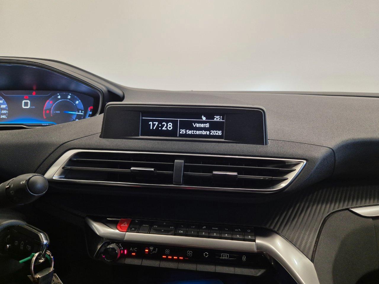 Peugeot 3008 1.6 bluehdi Access 120cv - UNIPROPRIETARIO - NEOPATENTATI - Sens. Park. - Cruise/Lim