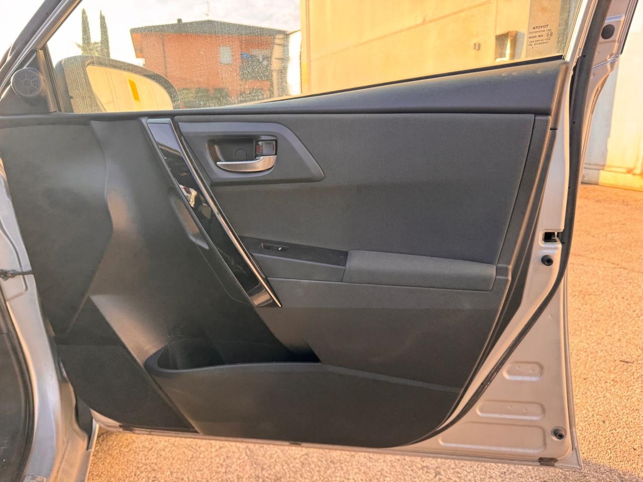 Toyota Auris 1.6 D-4D Lounge AUTO INCIDENTATA