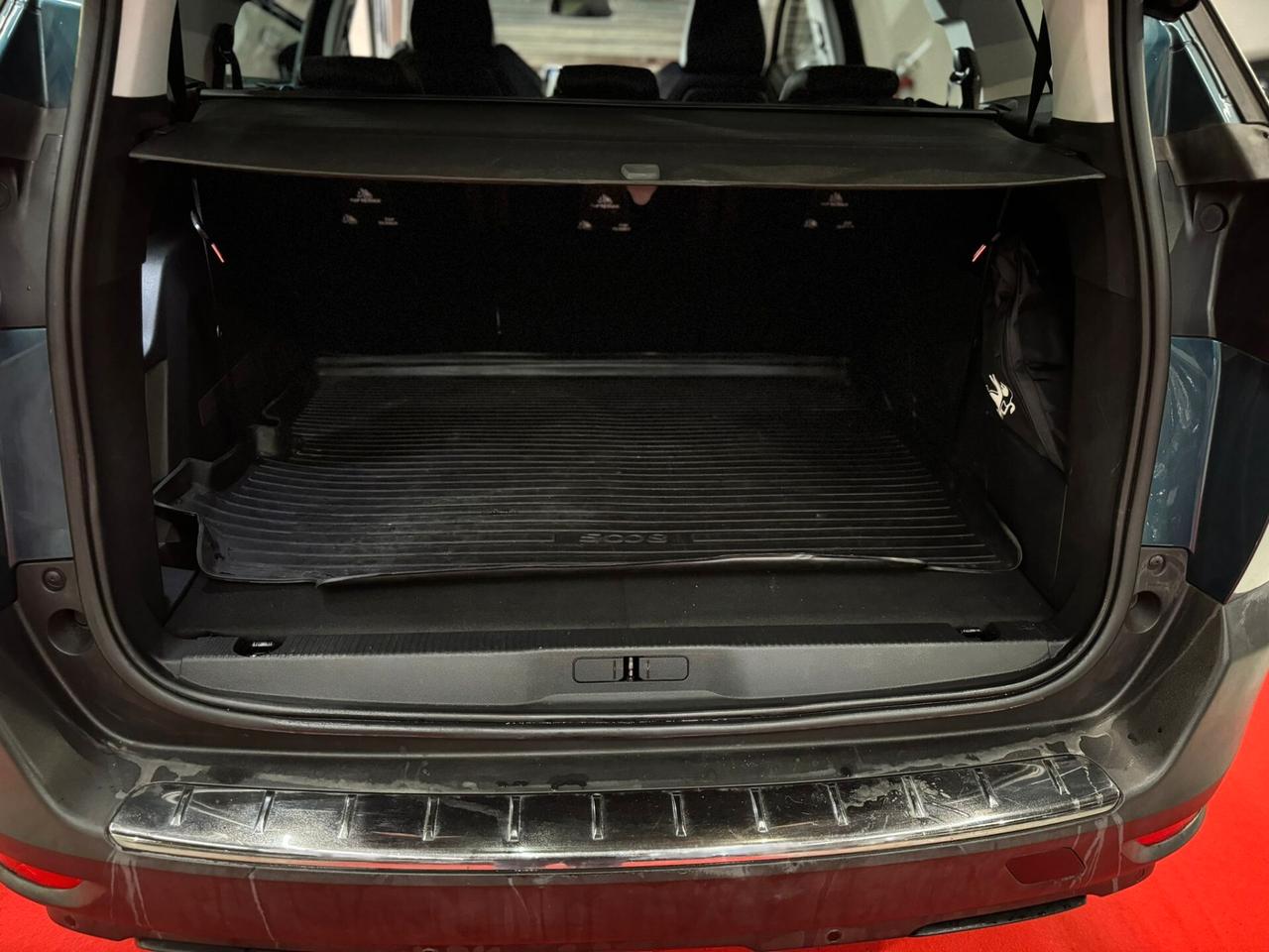 PEUGEOT 5008 GT LINE