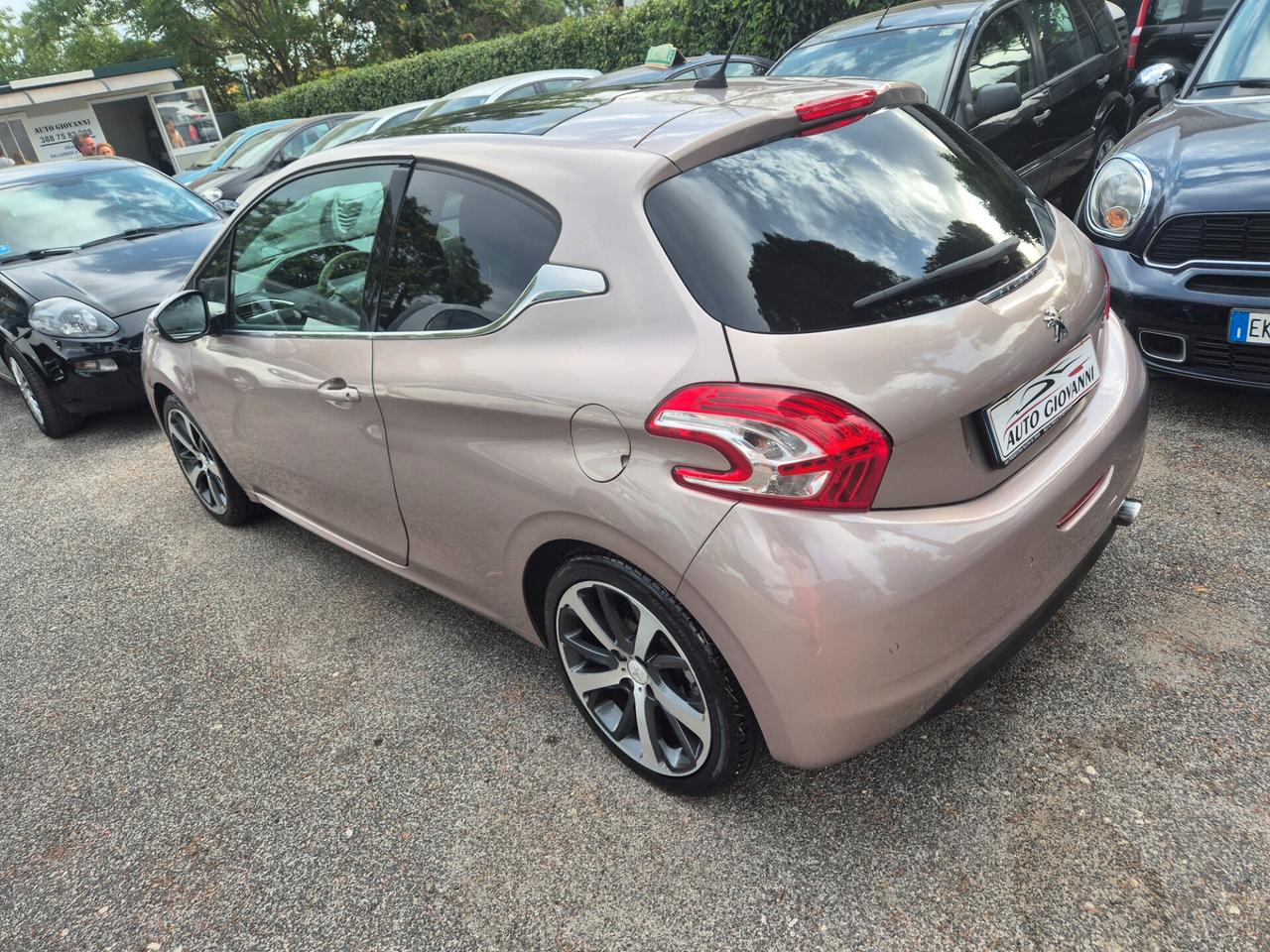 Peugeot 208 1.4 HDi 68 CV 3 porte Allure