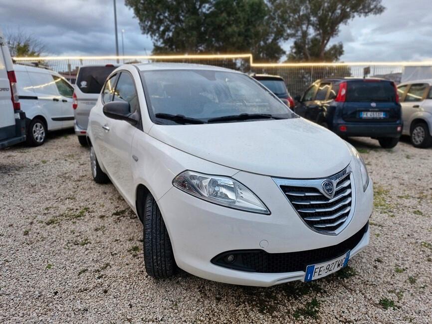 Lancia Ypsilon 1.2 69 CV 5 porte Silver