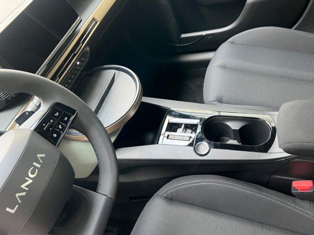 LANCIA Ypsilon Hybrid e-DCT tua da ?239,00 mensili