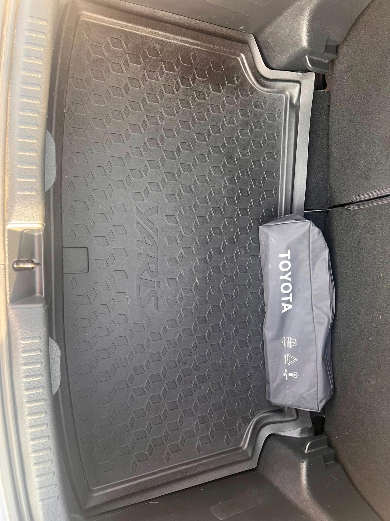 Toyota Yaris 1.5 Hybrid 5 porte Lounge