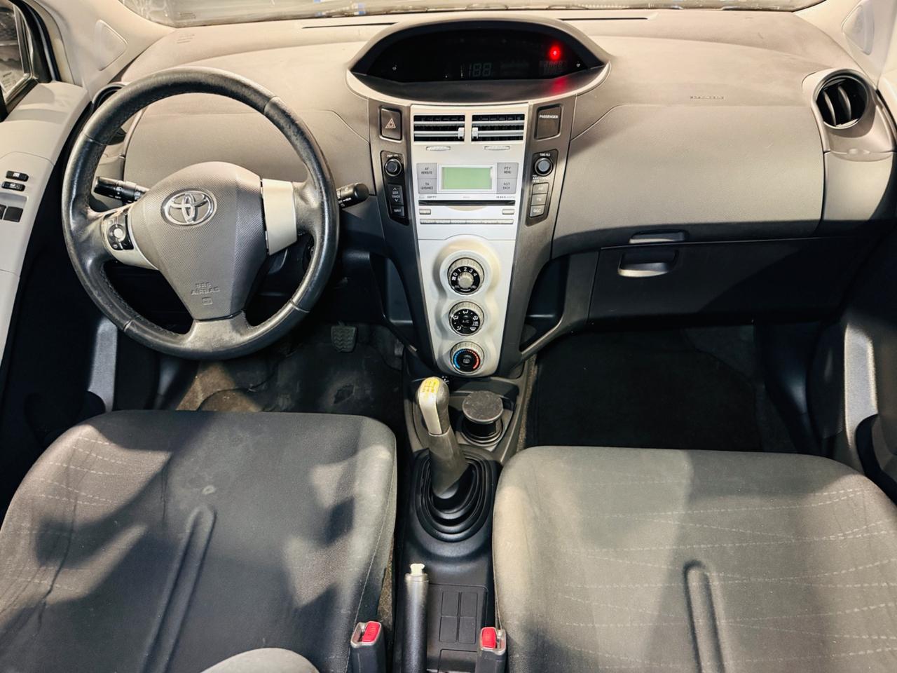 Toyota YARIS 1.3 82 CV*NEOPATENTATI*