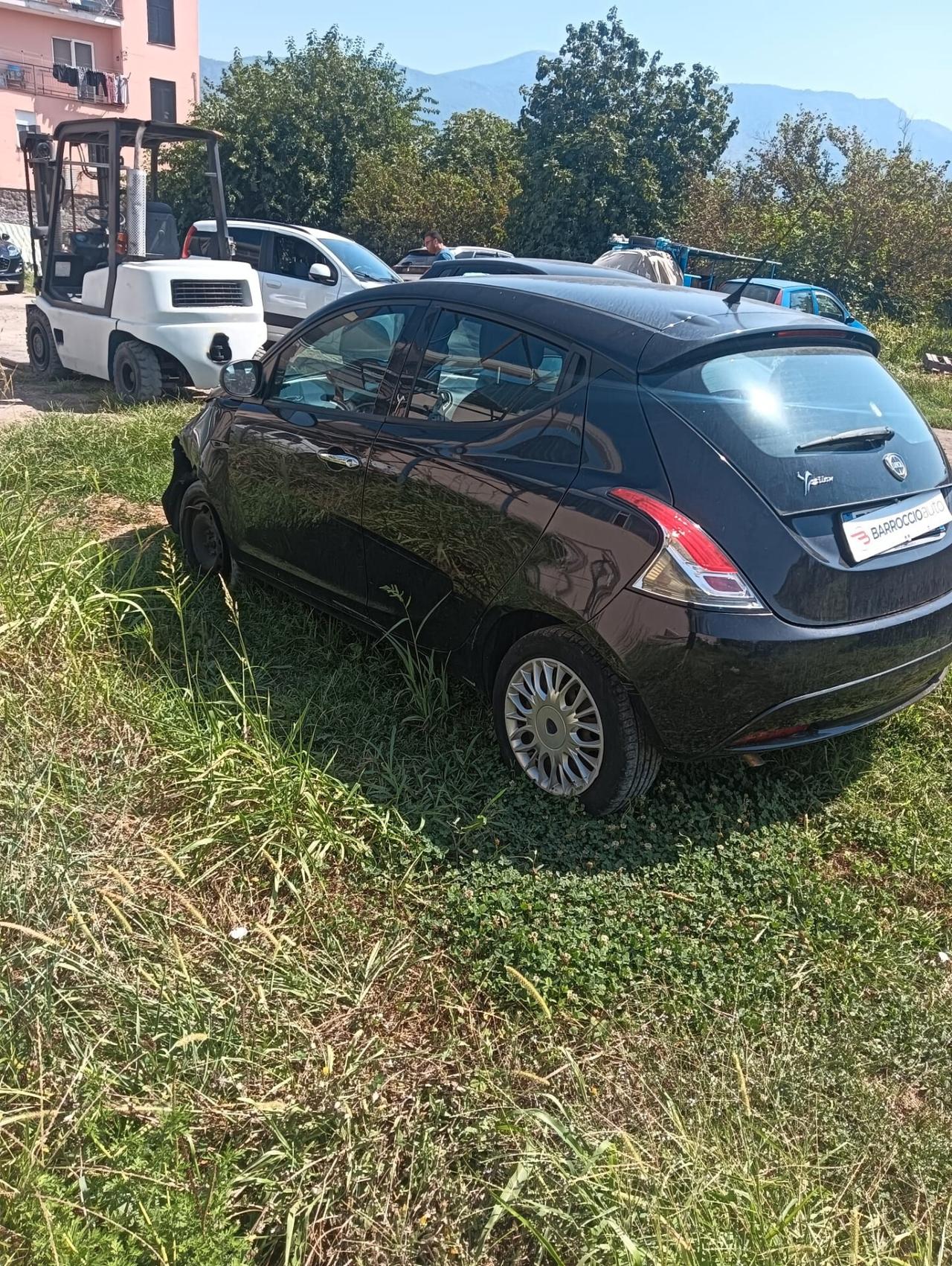 Lancia Ypsilon 1.2 69 CV 5 porte Silver