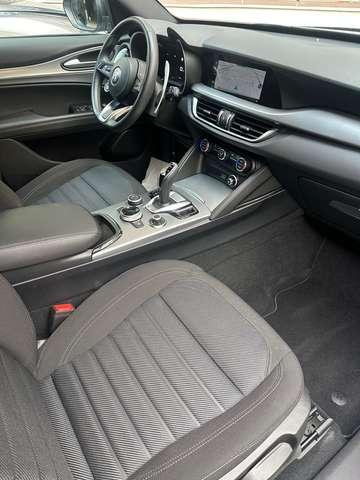 Alfa Romeo Stelvio 2.2d 160cv Sprint Navi+Palette al Vol.+Camera