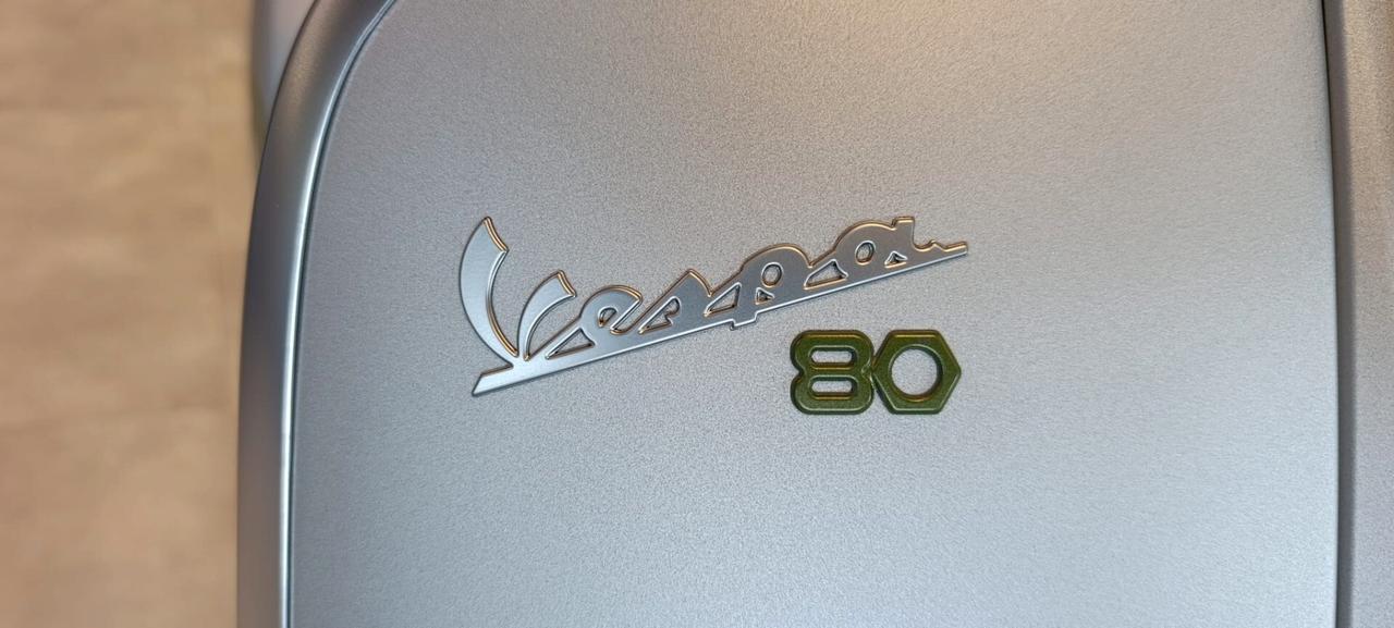 Vespa 310 GTS hpe Edizione Ottantesimo 80 TH
