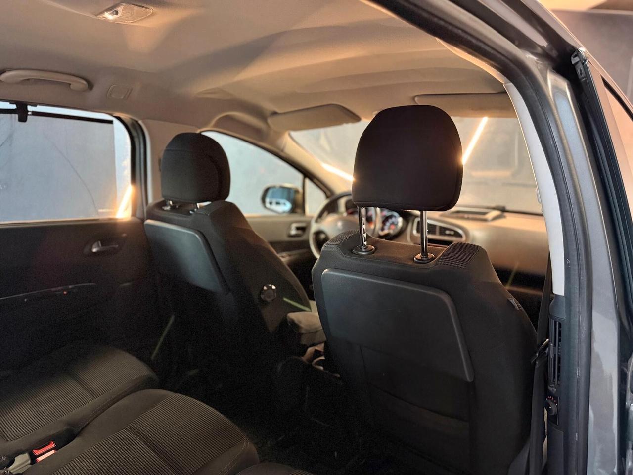 Peugeot 5008 1.6 HDi 112CV Tecno