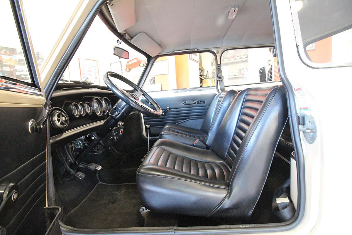 Innocenti Mini Cooper 1000 “VETRONE” B39/1 (1970)