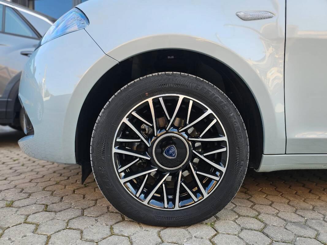 Lancia Ypsilon III 1.0 firefly hybrid Platino s&s 70cv