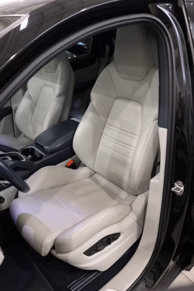 PORSCHE Cayenne Coupé 3.0 V6 Platinum Edition