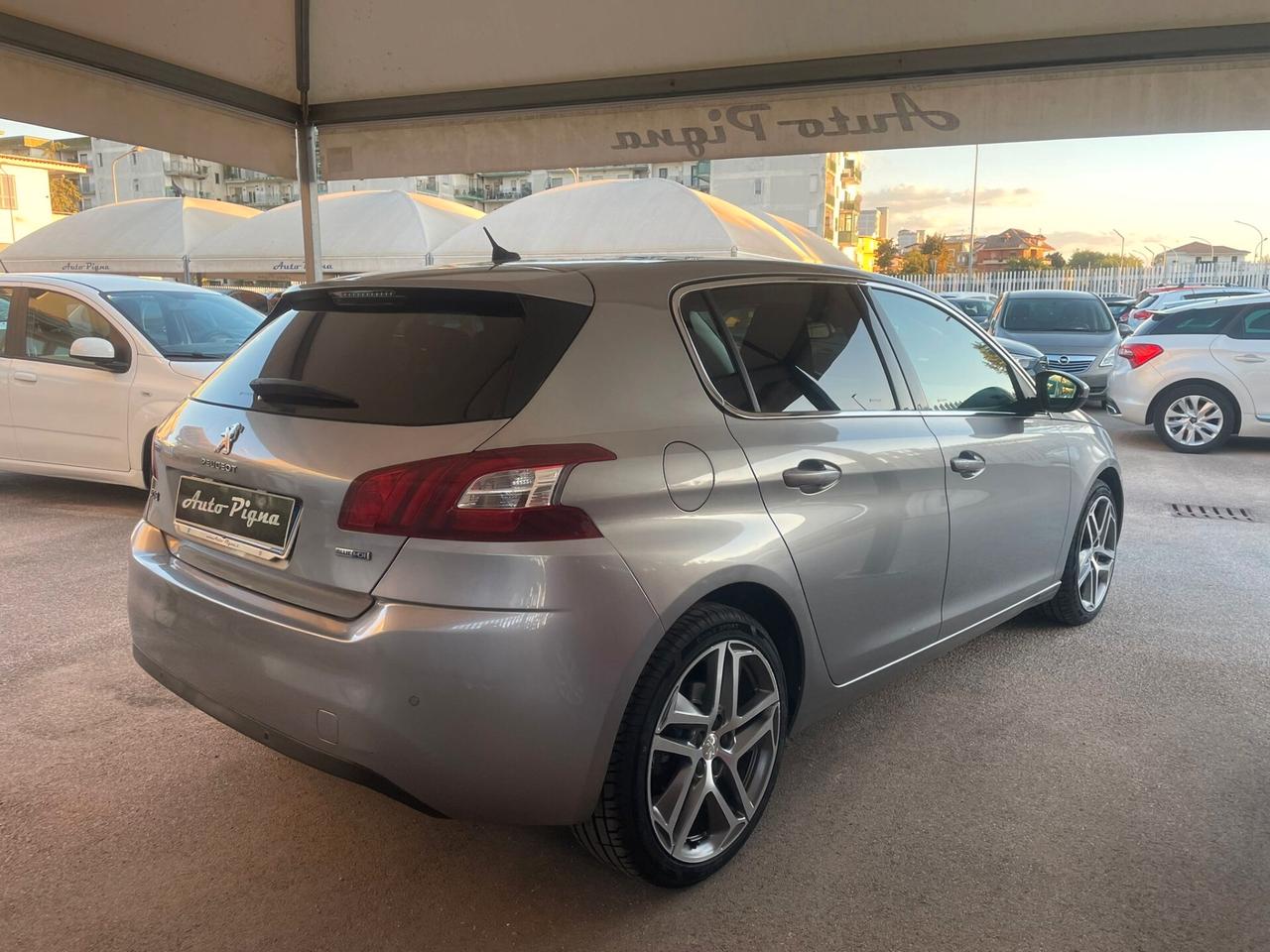 Peugeot 308 BlueHDi 120 S&S Allure
