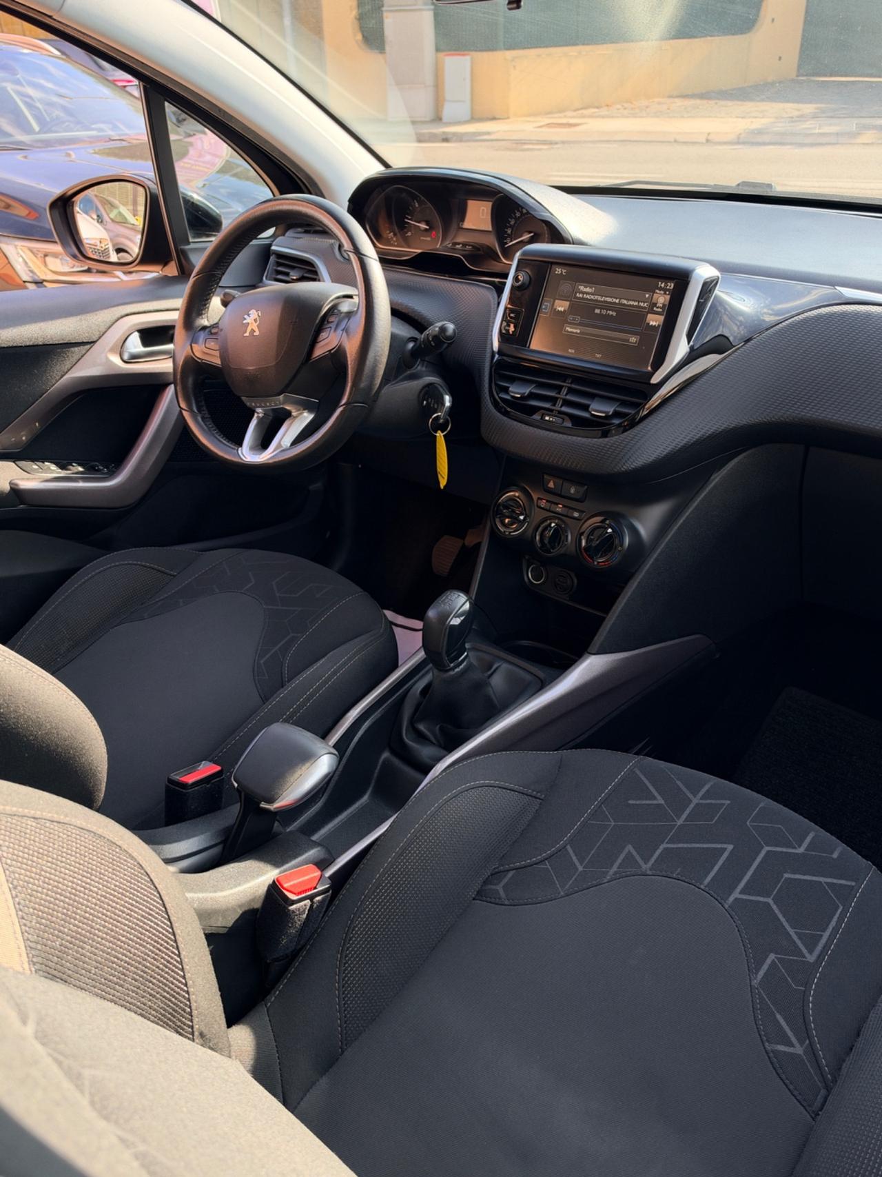 Peugeot 2008 BlueHDi 100 Black Matt