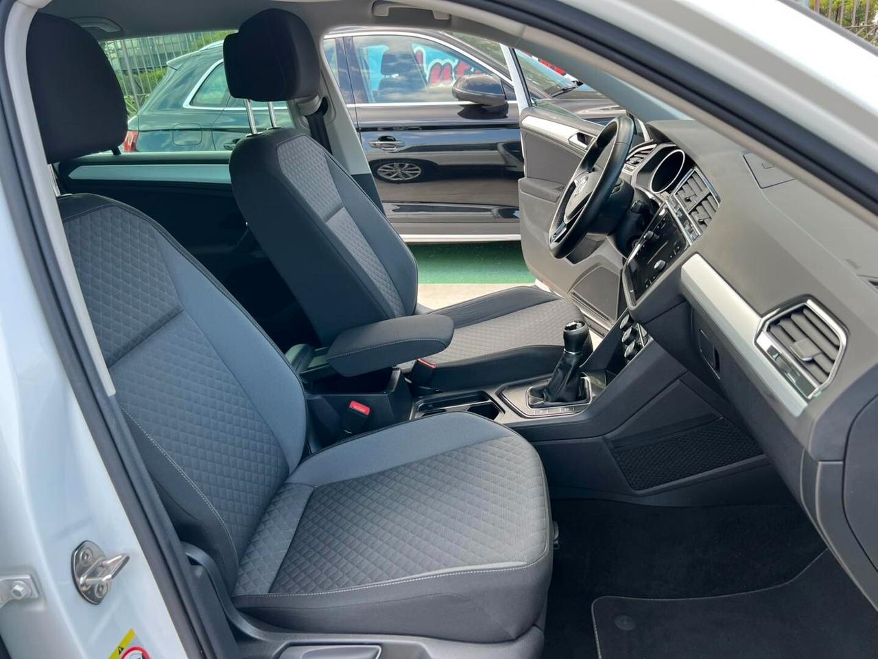 Volkswagen Tiguan 1.6 TDI 116Cv 6M -STYLE-NAVI