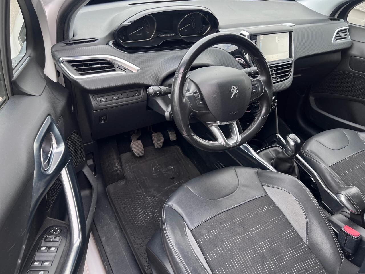 Peugeot 2008 1.6 e-hdi 92cv 8v Allure NAVI/PELLE/17; PERFETTA!